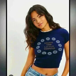 American Eagle AE Cropped 90’s Crew neck Style:037-8646 Ribbed Fabric Hey Baby